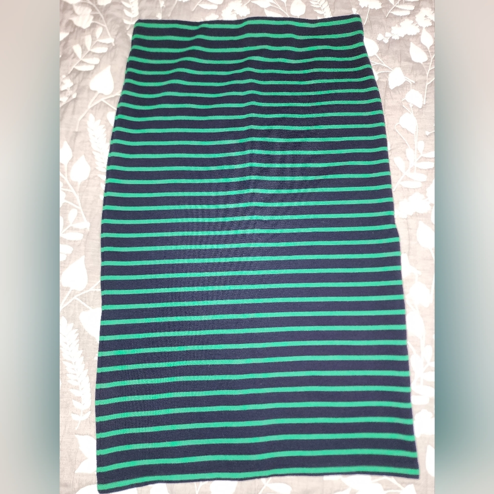 Loft midi skirt ( Donated ) - Picture 4 of 8